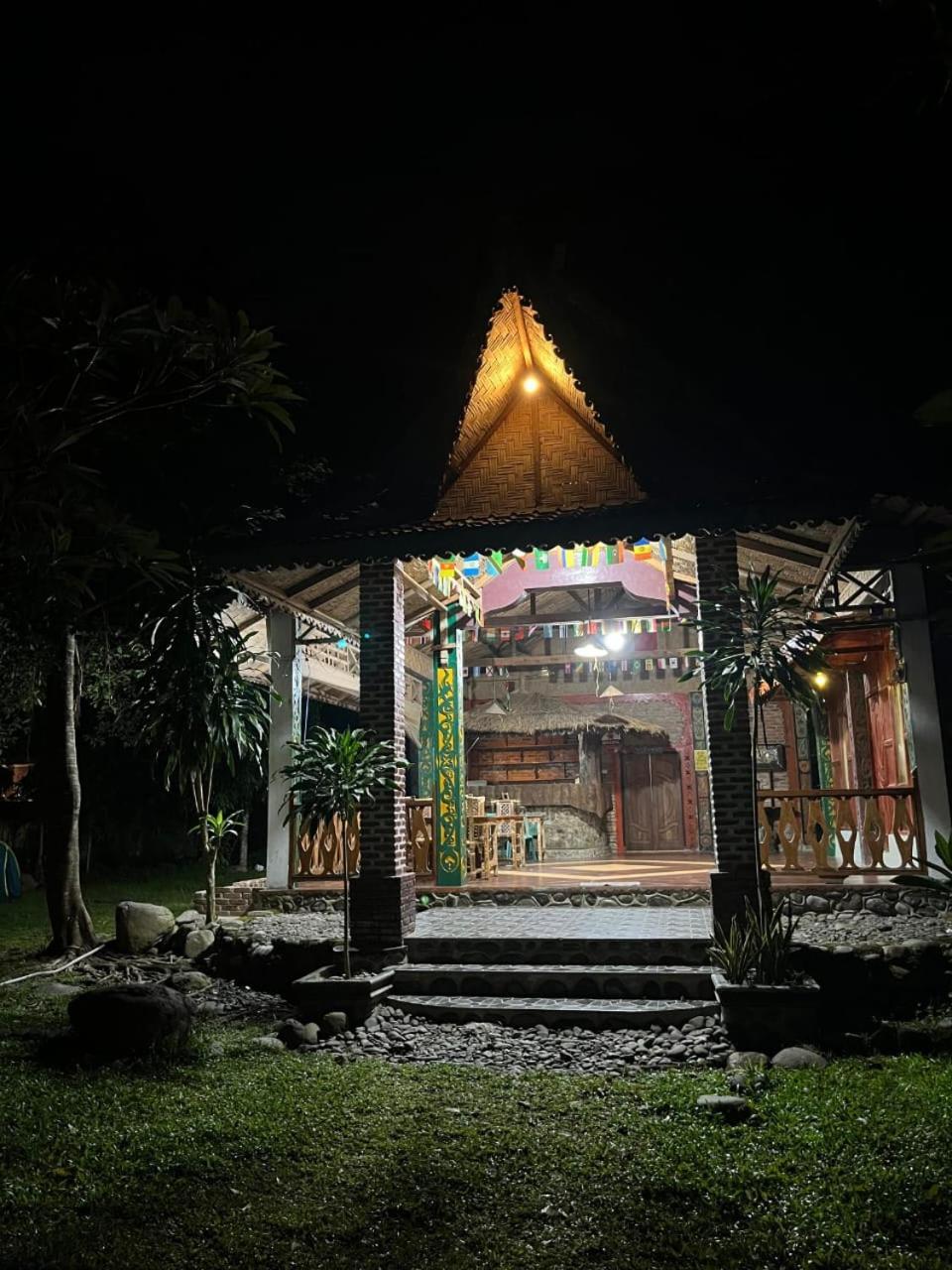 Pongo Guest House & Jungle Trekking Bukit Lawang Kültér fotó